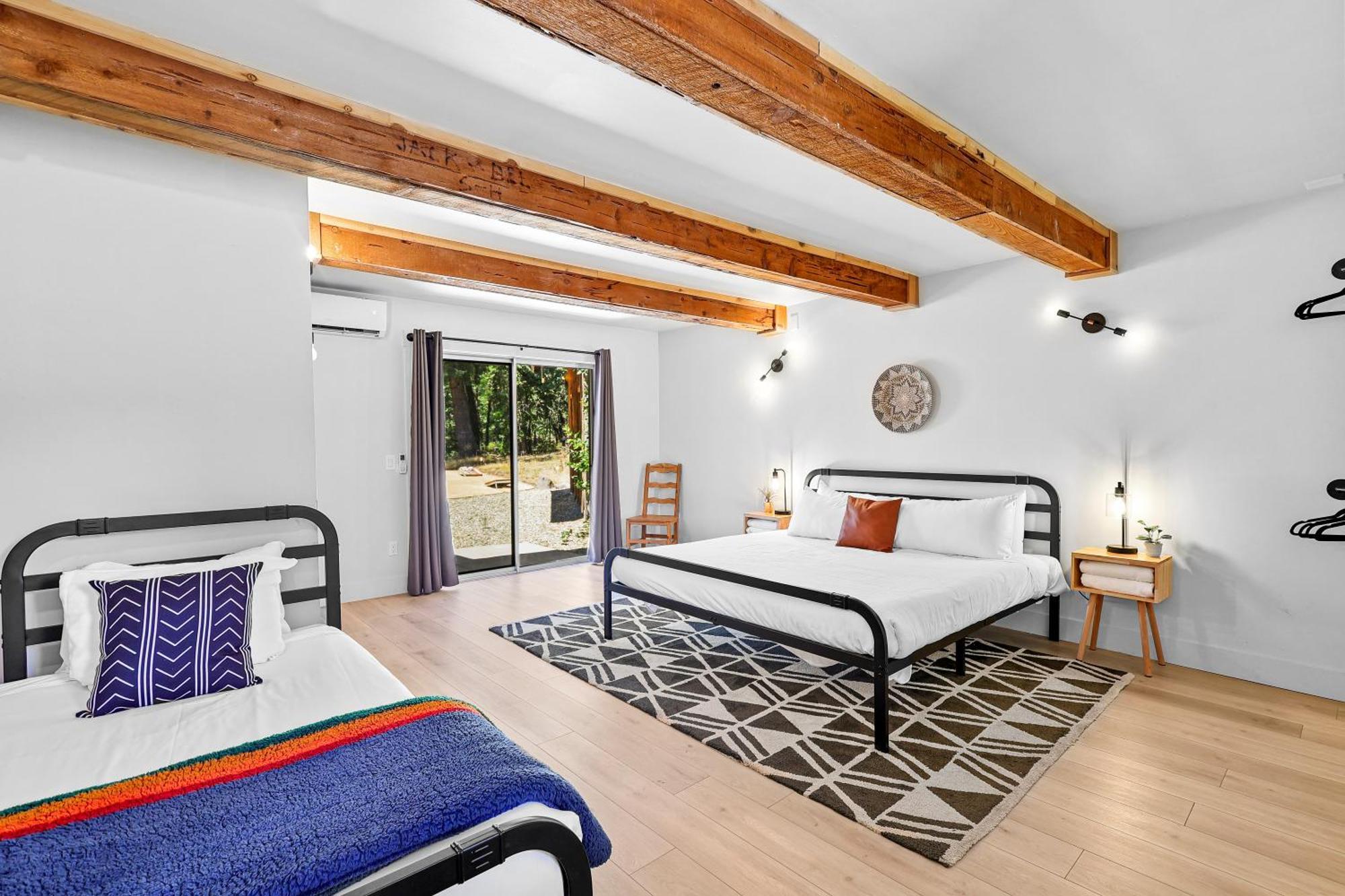 מאונט שסטה Basecamp Lodge חדר תמונה