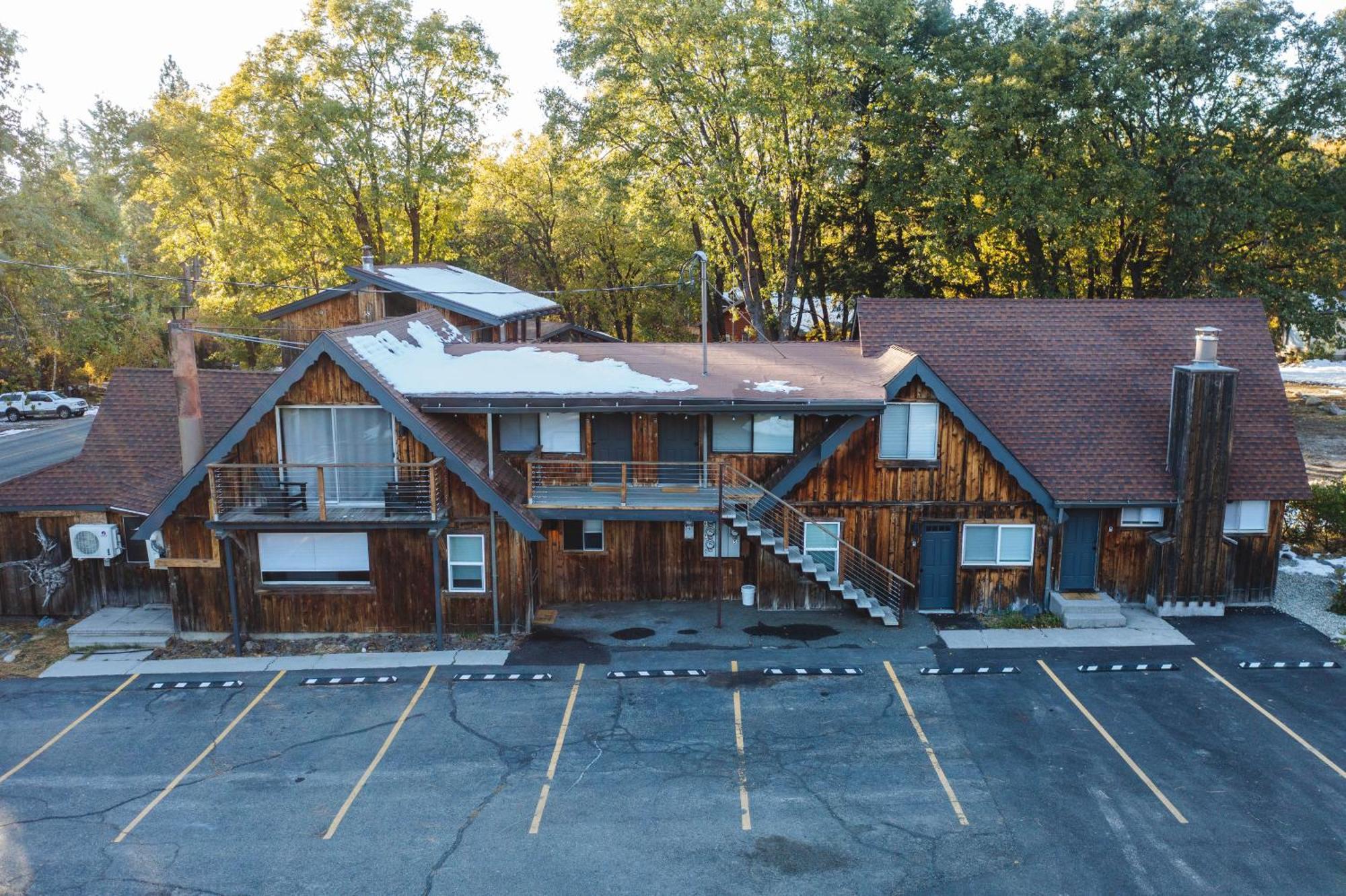 מאונט שסטה Basecamp Lodge מראה חיצוני תמונה