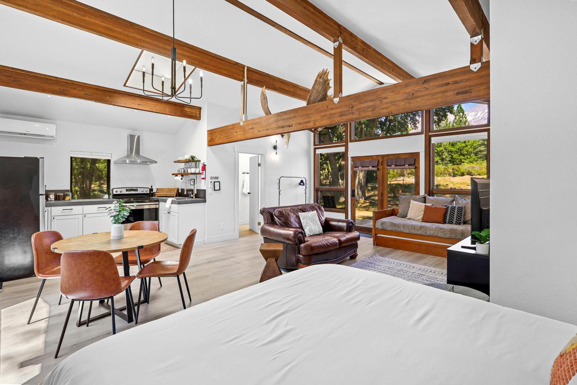 מאונט שסטה Basecamp Lodge מראה חיצוני תמונה