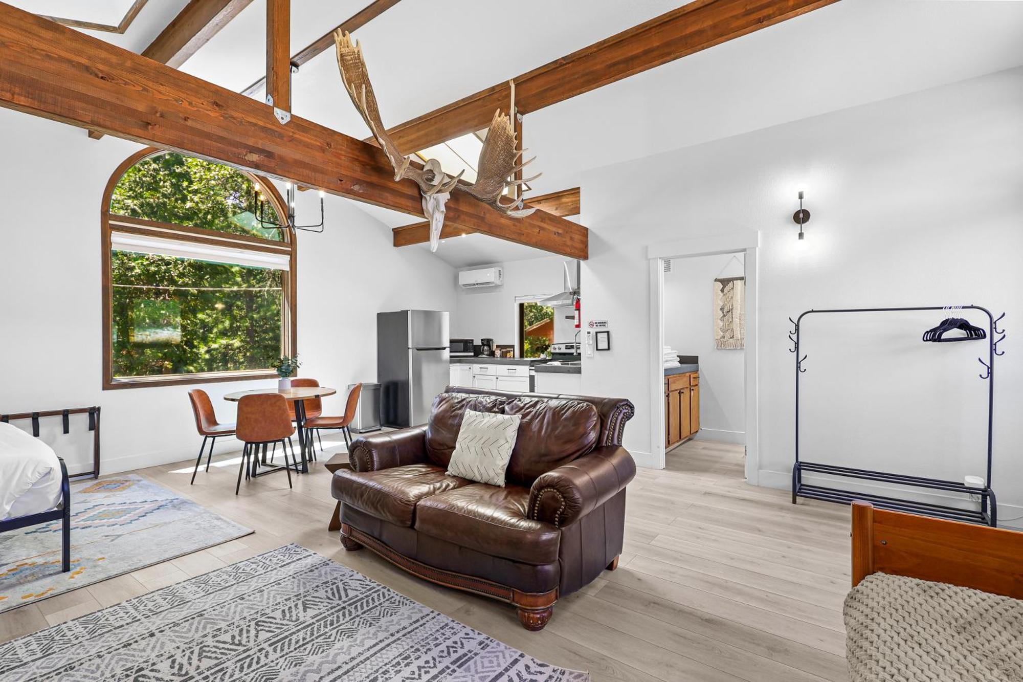 מאונט שסטה Basecamp Lodge מראה חיצוני תמונה