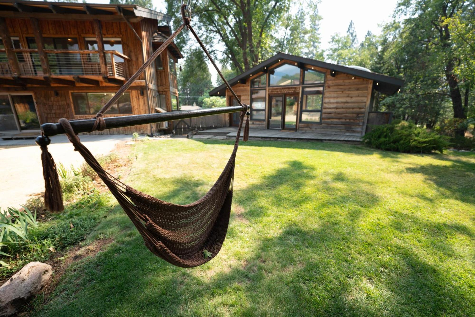 מאונט שסטה Basecamp Lodge מראה חיצוני תמונה