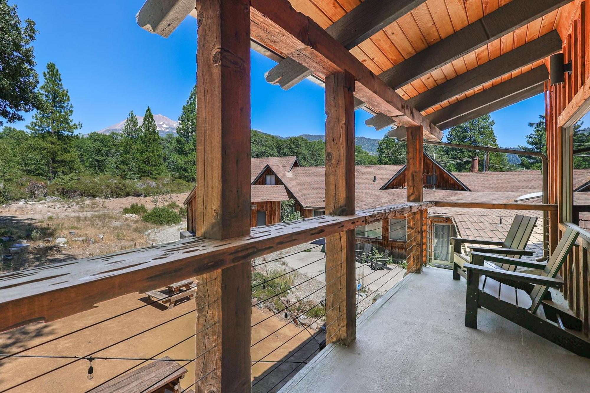 מאונט שסטה Basecamp Lodge מראה חיצוני תמונה